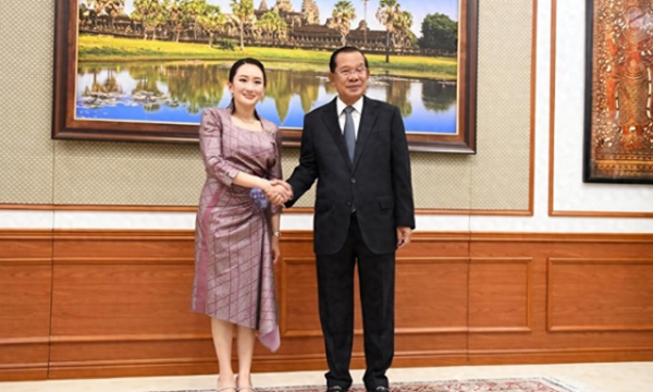 券商配资官网 当不成总理了? 佩通坦出奇招, 提交新内阁名单, 洪森算计落空
